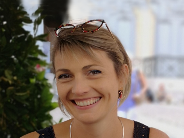 Bonjour, je suis Hélène Nicolle GEHANT